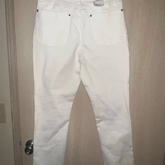 Straight Leg Jeans - Picture 4 of 5